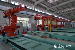 片里的智能出产线G+工业互联网”的魅力